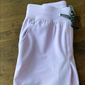 Figs Lavender Joggers with Green Tie